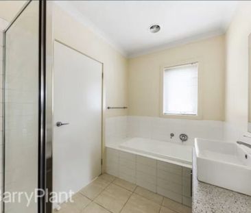 Caroline Springs - Photo 6