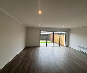 19 Selma walk, Donnybrook, Vic 3064 - Photo 3