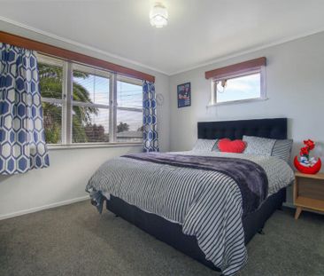 3 bedroom family home for rent in Papakura - Photo 3