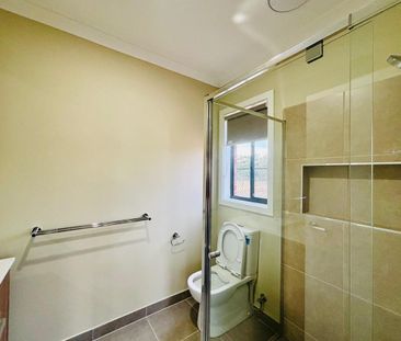 4 Bedroom In Prime Location - Not To Be Missed!! - Photo 4