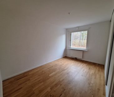 Karlslättsv 5 B - Photo 3