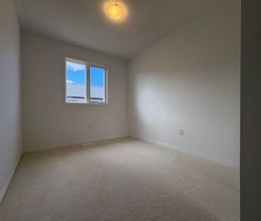 For Lease - 1368 Copley Court, Milton, Ontario - Photo 4