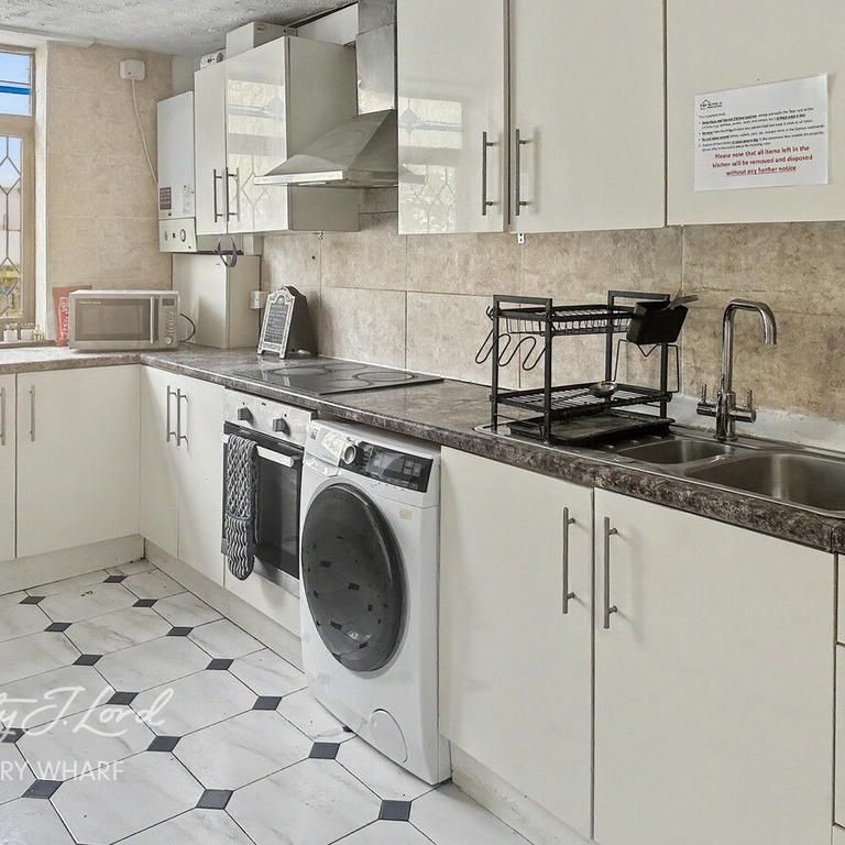 3 bedroom apartment to rent - Photo 1