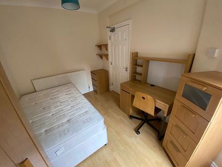 23 Barbican Road - Photo 2