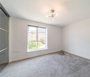 Detached house to rent on - Photo 2