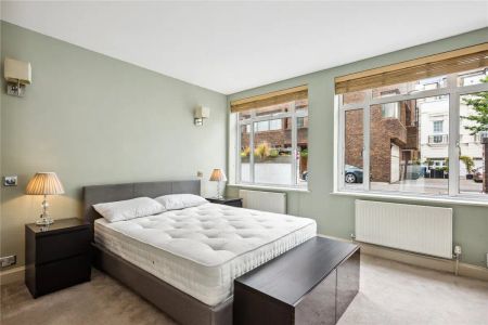 1 bedroom flat in 17 Hyde Park Gate - Photo 4