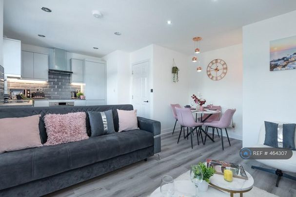 2 bedroom flat to rent - Photo 1