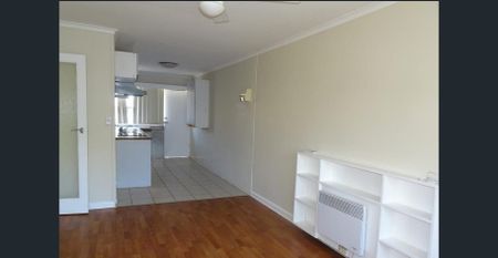 Freshly Painted Neat Two Bedroom! - Photo 2