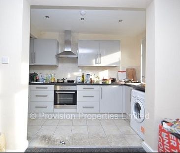 3 Bedroom Flats in Leeds - Photo 3