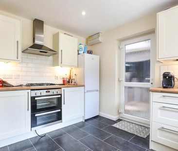 5 bedroom detached to rent Paxton Road, Northampton, Northamptonshi... - Photo 6