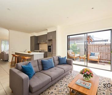 “Modern Living With All The Comfort!!” - Photo 3