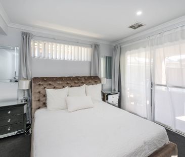 Modern Family Haven - Photo 6