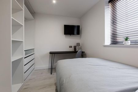 6 bedroom house to rent - Photo 2