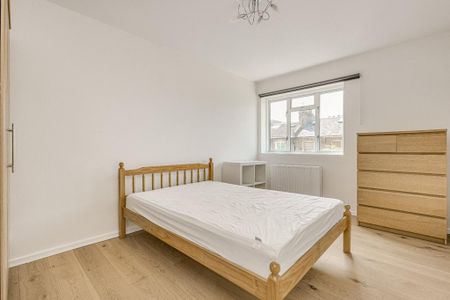 4 bedroom terraced house to rent - Photo 3