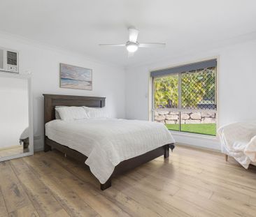 For Lease: Spacious Family Home in a Quiet Cul-de-Sac at Edens Land... - Photo 5