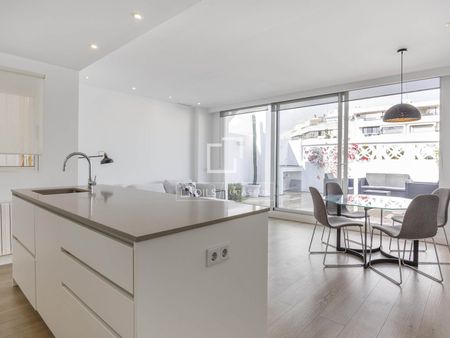 3-bedroom penthouse with a garage parking space for rent in Gran Vía, Valencia - Foto 3