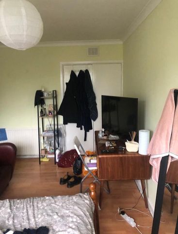Very large double rooms available in Bethnal Green - Photo 2