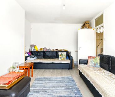 3 bedroom maisonette to rent - Photo 3