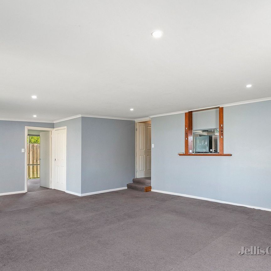 32 Whittaker Avenue, Laverton - Photo 1