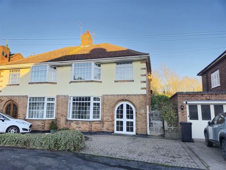 Broom Leys Avenue, Coalville - Photo 4