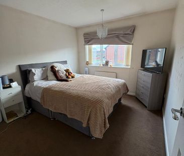 3 bedroom semi-detached house to rent - Photo 5