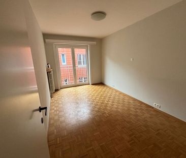 Ruim en lichtrijk appartement te huur op toplocatie in Oostende. - Photo 4
