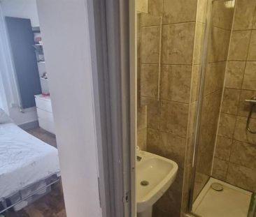 6 bedroom private hall to rent - Photo 5