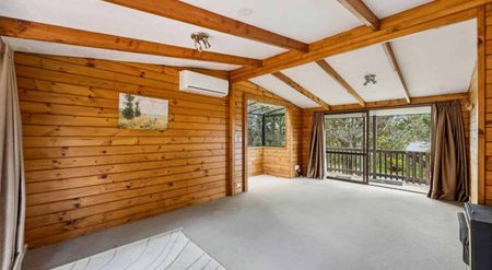 3 Beddy with Garage and Large back yard - Move... - Photo 2