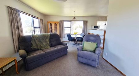 Coastal Living on Pohutukawa Ave - 2 Bedroom Home just Steps from the Beach! - Photo 2