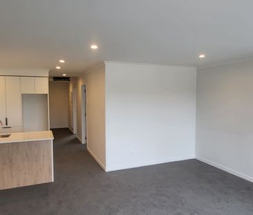 303/32 Shortfin Place, Flat Bush, Auckland - Photo 4