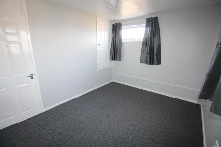 2 bedroom semi-detached house to rent - Photo 4