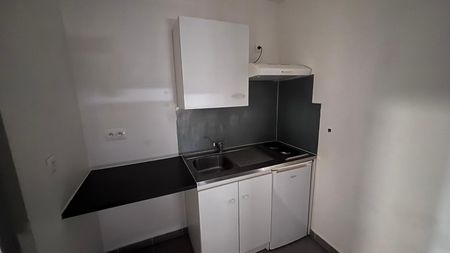 Location Appartement 1 pièce 20m² CLERMONT FERRAND 63000 - Photo 3