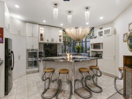 Belmont Beauty - Photo 4