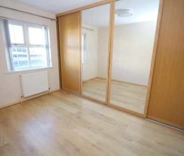 17 Higgins Court, Carrickfergus, BT38 7PS - Photo 4