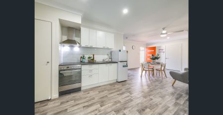 MODERN, FULLY FURNISHED, STUDIO APARTMENT - Photo 3