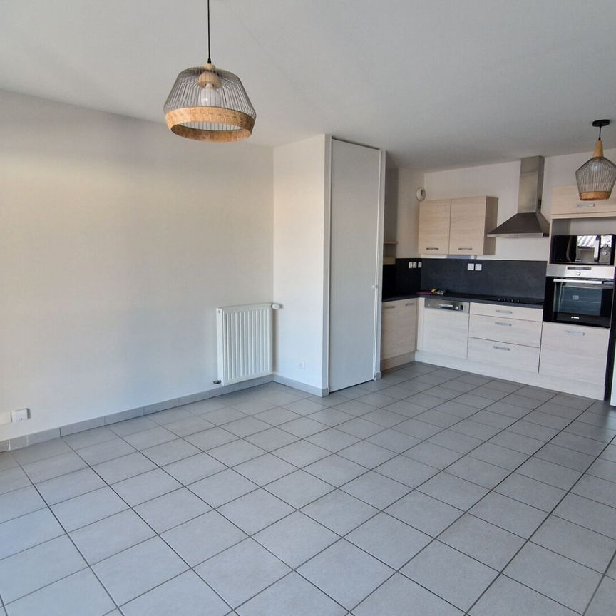 Location Appartement 2 pièces 54m² - Photo 1