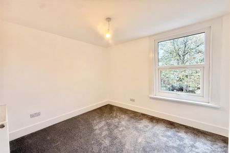 3 bed House Ruskin Avenue, E12 - Photo 3