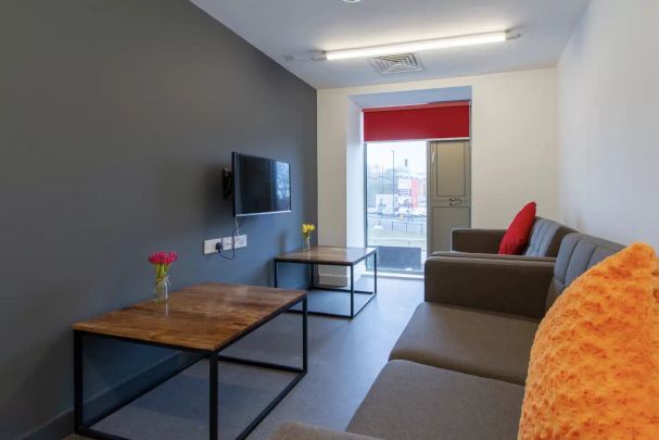 Platinum Studio - Photo 1