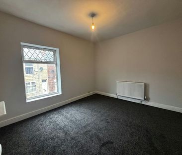 Terraced House to rent on - Photo 3