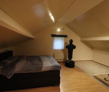 Een weekendverblijf met verdieping en met terras en tuin - Foto 5