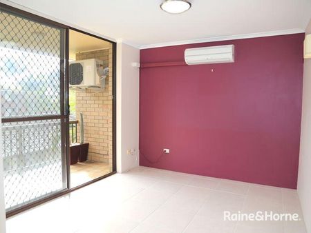 Convenient & Comfortable Living in the Heart of Indooroopilly - Photo 2