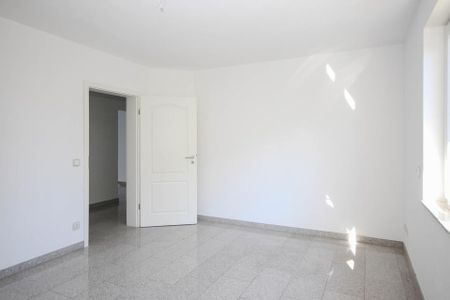 Großzügige Erdgeschosswohnung mit großem Balkon in ruhiger Lage - Foto 3