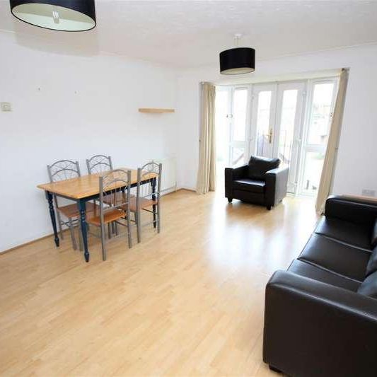 Consul House, Tidworth Street, Bow, E3 - Photo 1