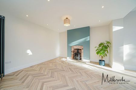 4 bedroom semi-detached house to rent - Photo 3