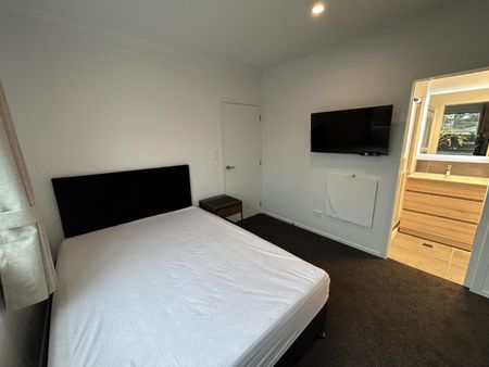 Hot on Hibiscus - Photo 5