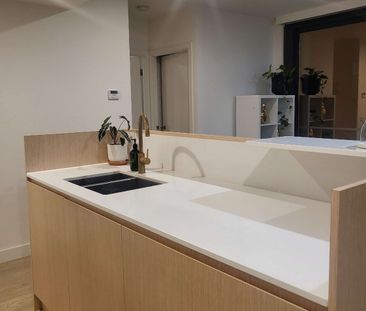 St Kilda Road - Photo 1