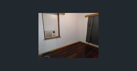 Overseas and locals all welcome. Large 4x1 house on l/up yard. new kitchen. polished floorboard. open living. has dining room and living room with a/ - Photo 3