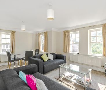 2 bedroom flat to rent - Photo 2