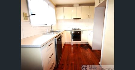 4 Bedroom house in a great location - Photo 5