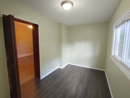 For Lease - 15 Sherman Avenue, Hamilton, Ontario - Photo 4